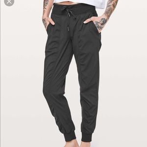 BLACK/ DARK GREY  LULULEMON  DANCE JOGGERS